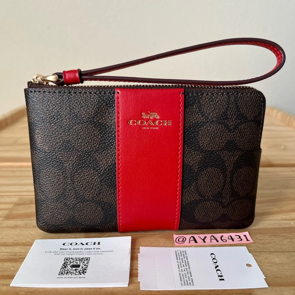 Coach wristlet🎈🎈